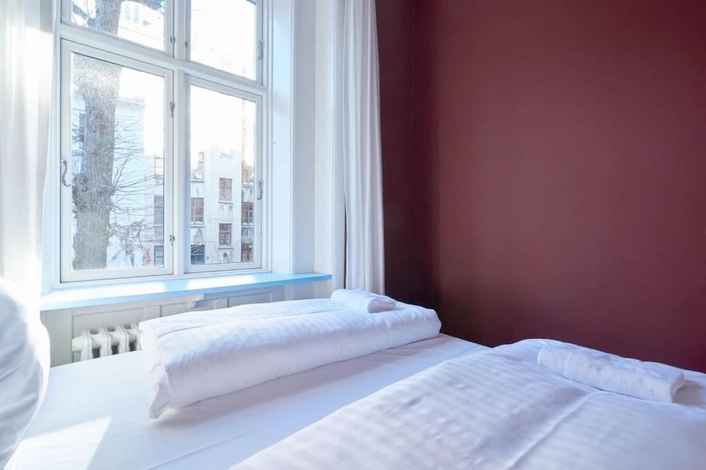 Moderen And Sleek 3Br With Bath By The Lakes And Metro Kopenhagen Bagian luar foto