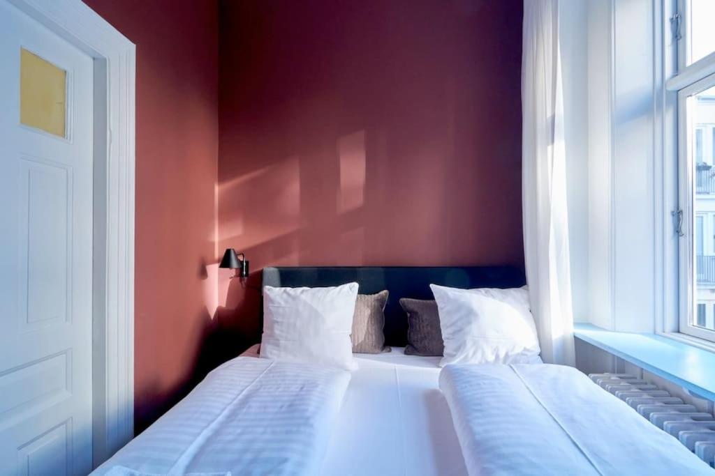 Moderen And Sleek 3Br With Bath By The Lakes And Metro Kopenhagen Bagian luar foto