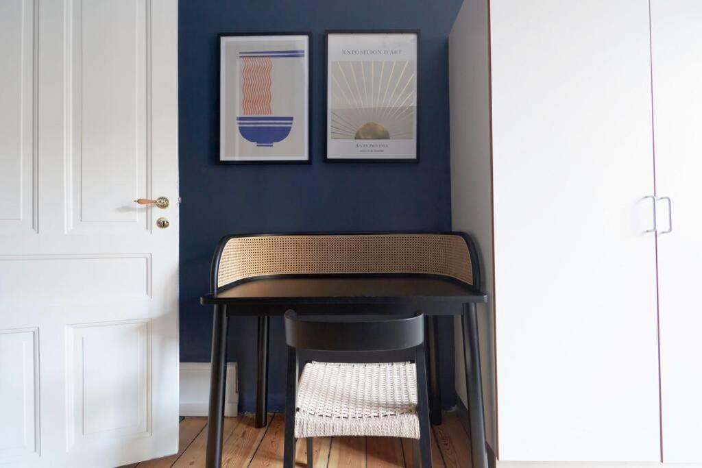 Moderen And Sleek 3Br With Bath By The Lakes And Metro Kopenhagen Bagian luar foto