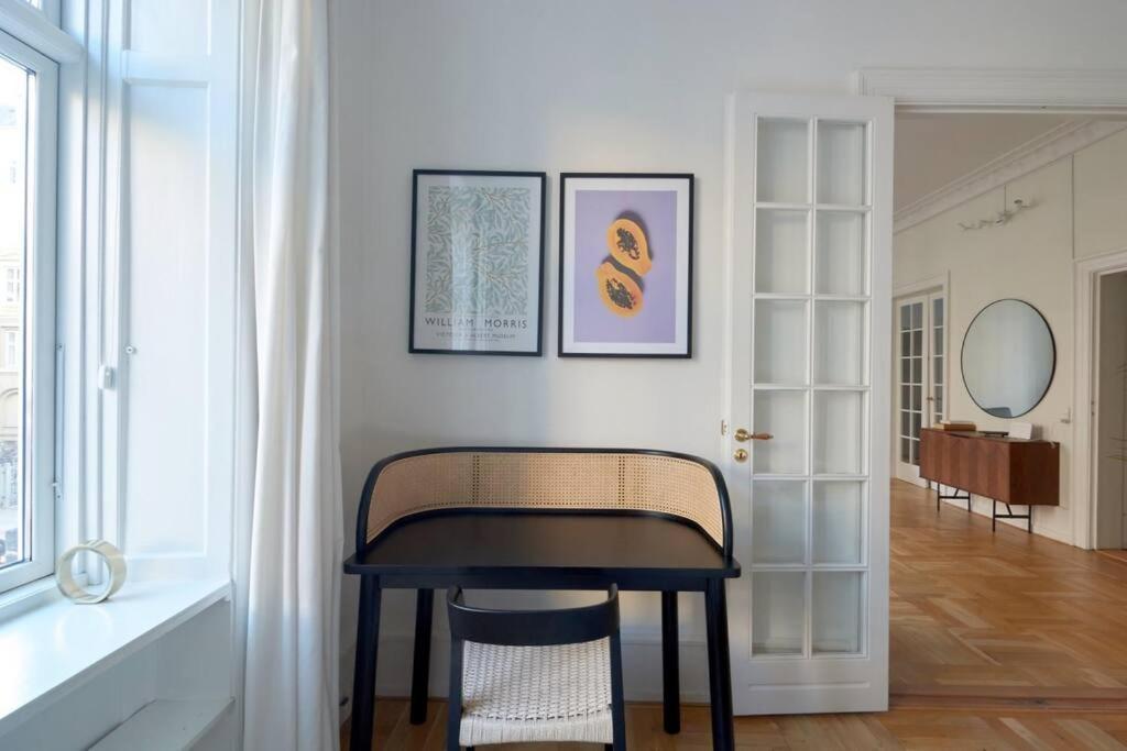 Moderen And Sleek 3Br With Bath By The Lakes And Metro Kopenhagen Bagian luar foto