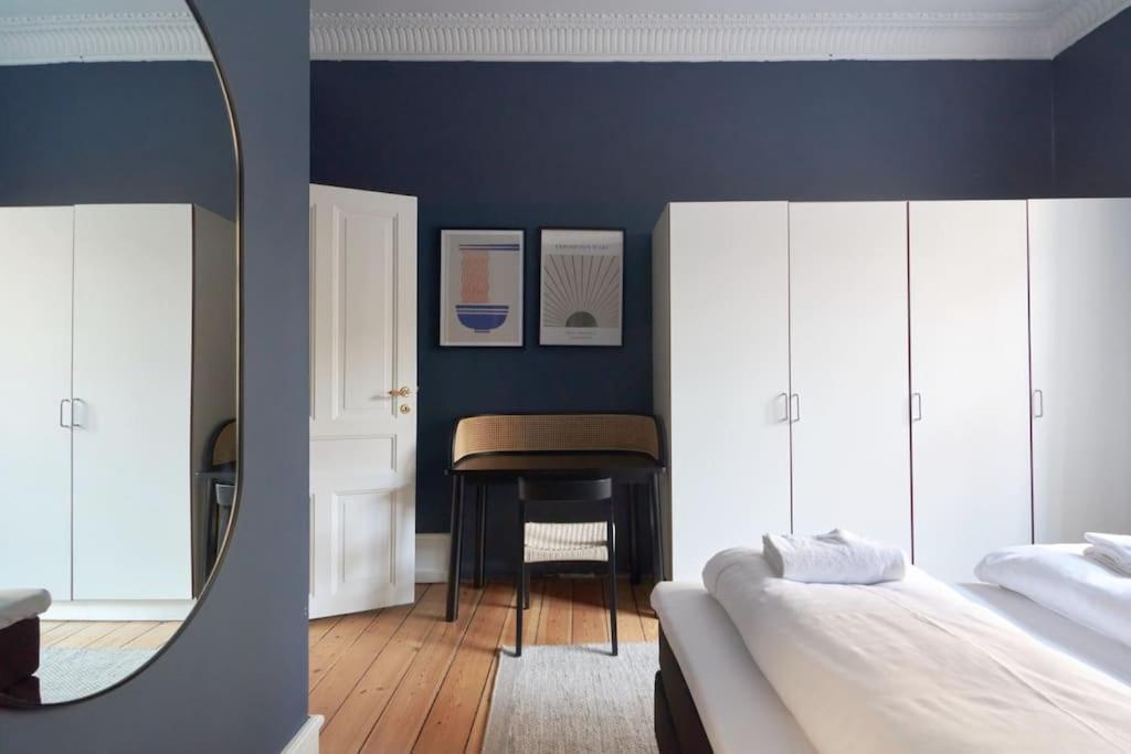Moderen And Sleek 3Br With Bath By The Lakes And Metro Kopenhagen Bagian luar foto